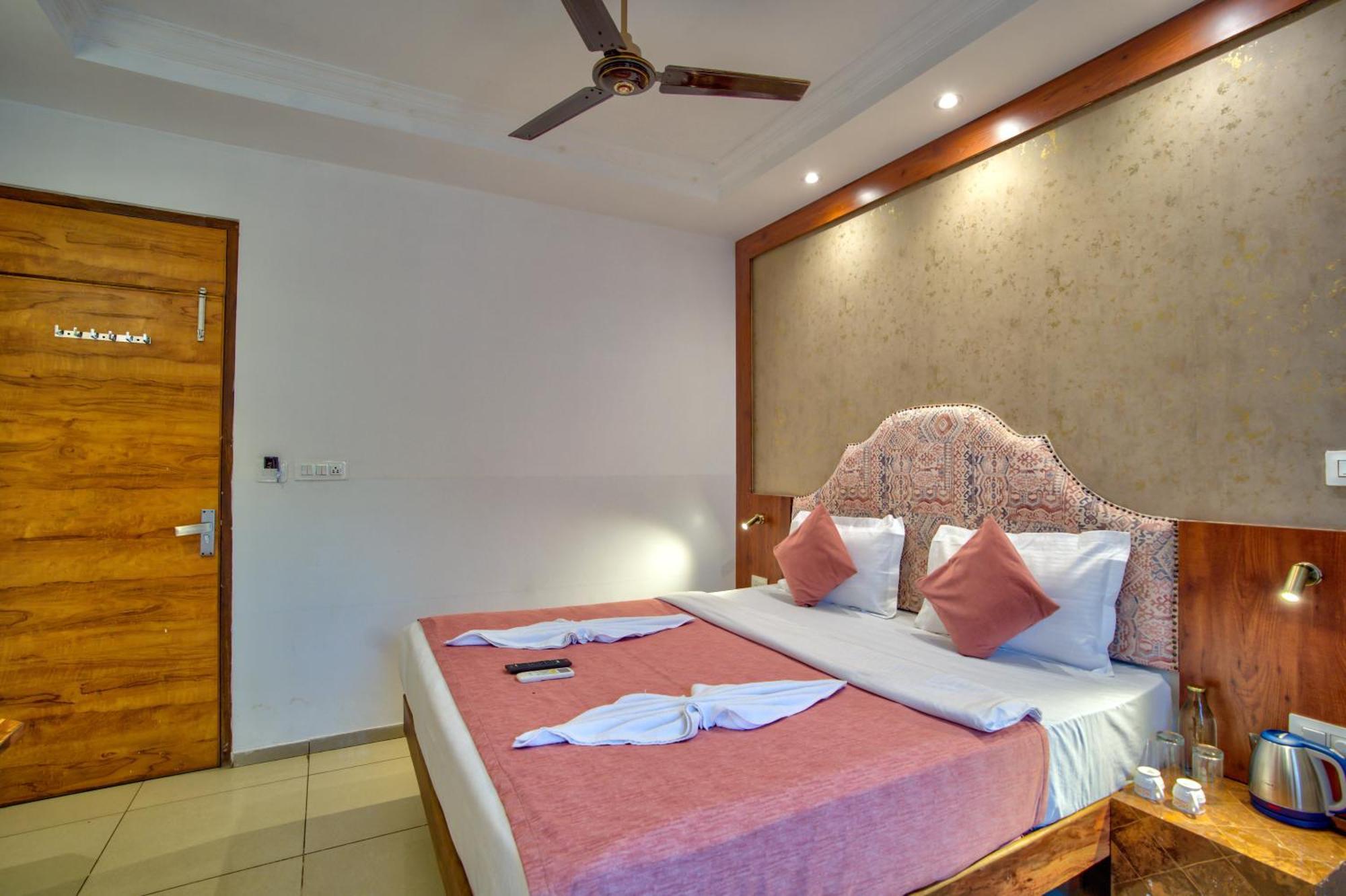 Hotel Sea Sapphire ,Calangute Extérieur photo